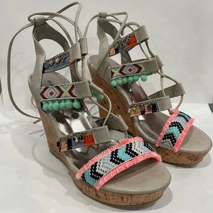 Never Worn 8.5 Womens Madden Girl Indie platform sandals